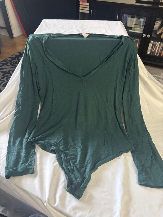 Fashion Nova Tops - Fashion Nova Long Sleeve Deep V-Neck Bodysuit - Forest Green